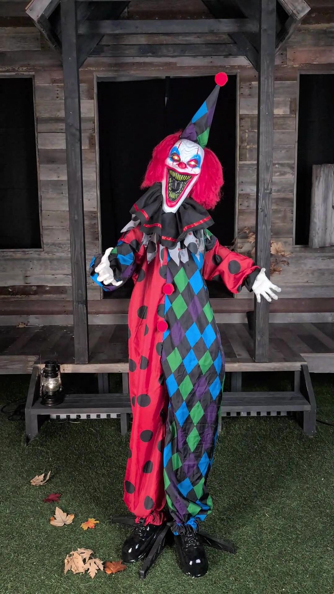 Prepare for nightmares with Rictus the Evil Clown! This towering 6-foot animatronic brings terror to life with lifelike animation and creepy audio effects. Whether you’re hosting a clown-themed haunt or just love the thrill of fear, Rictus delivers frightful fun in every performance.